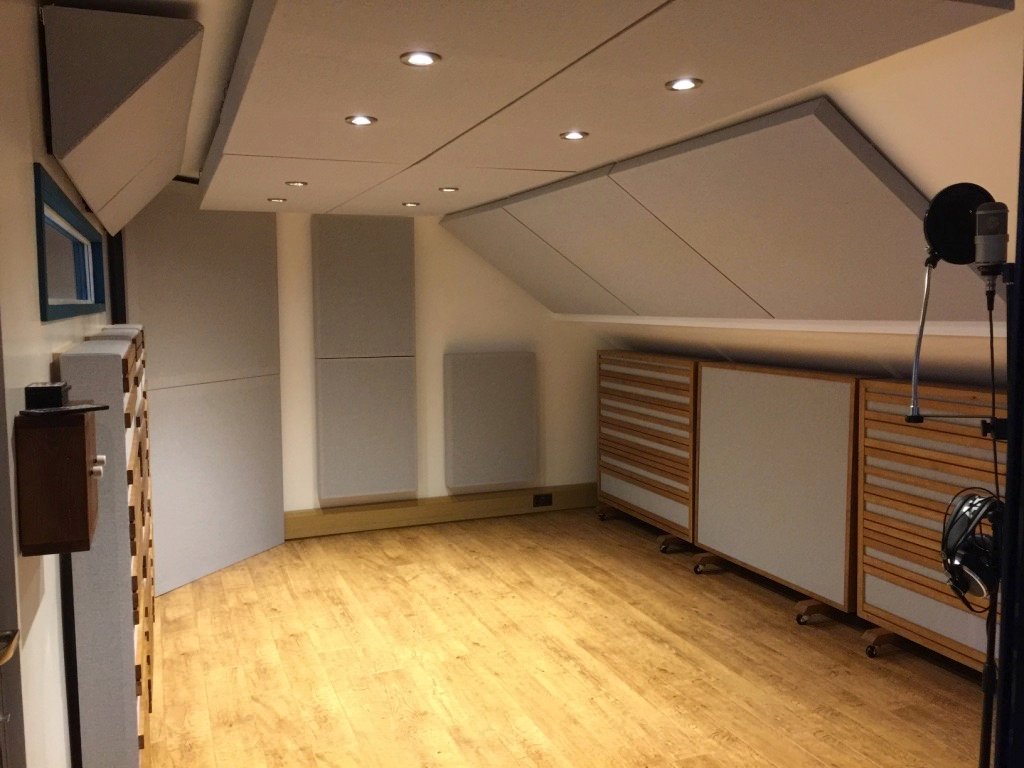 Live room with instruments and mics